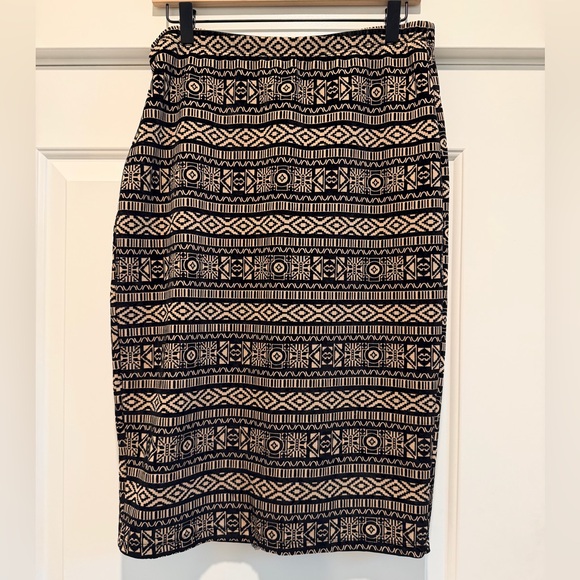 bobeau Dresses & Skirts - Bobeau Black and Tan Geometric Pencil Skirt